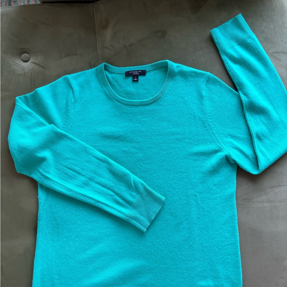 Ann Taylor Women's Teal Crewneck Sweater - Picture 9 of 12